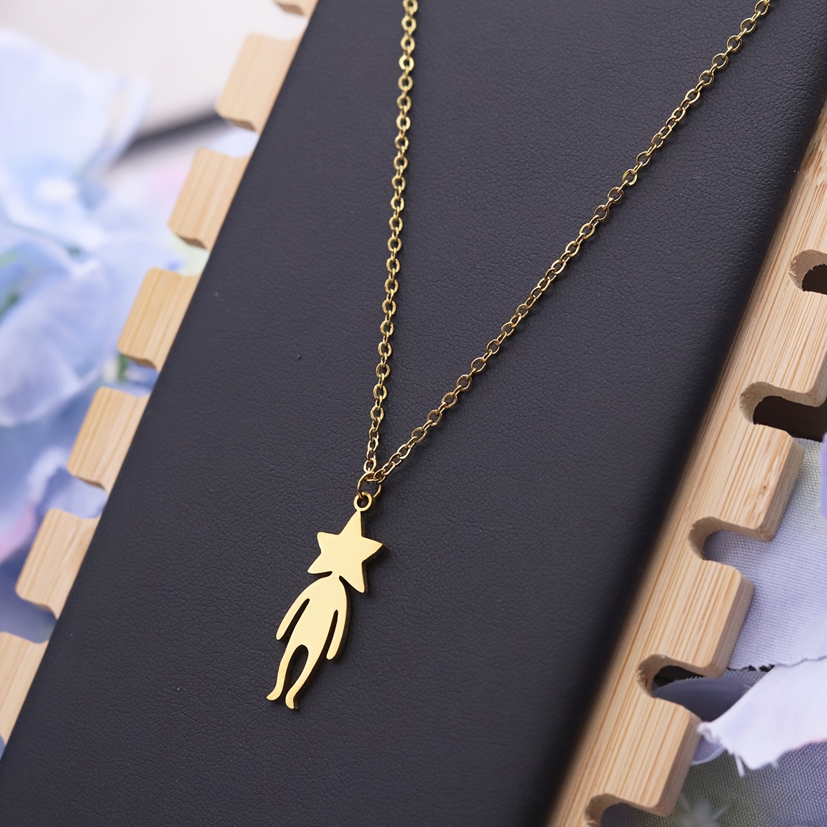 Minimalist Cartoon Star Pendant Necklace